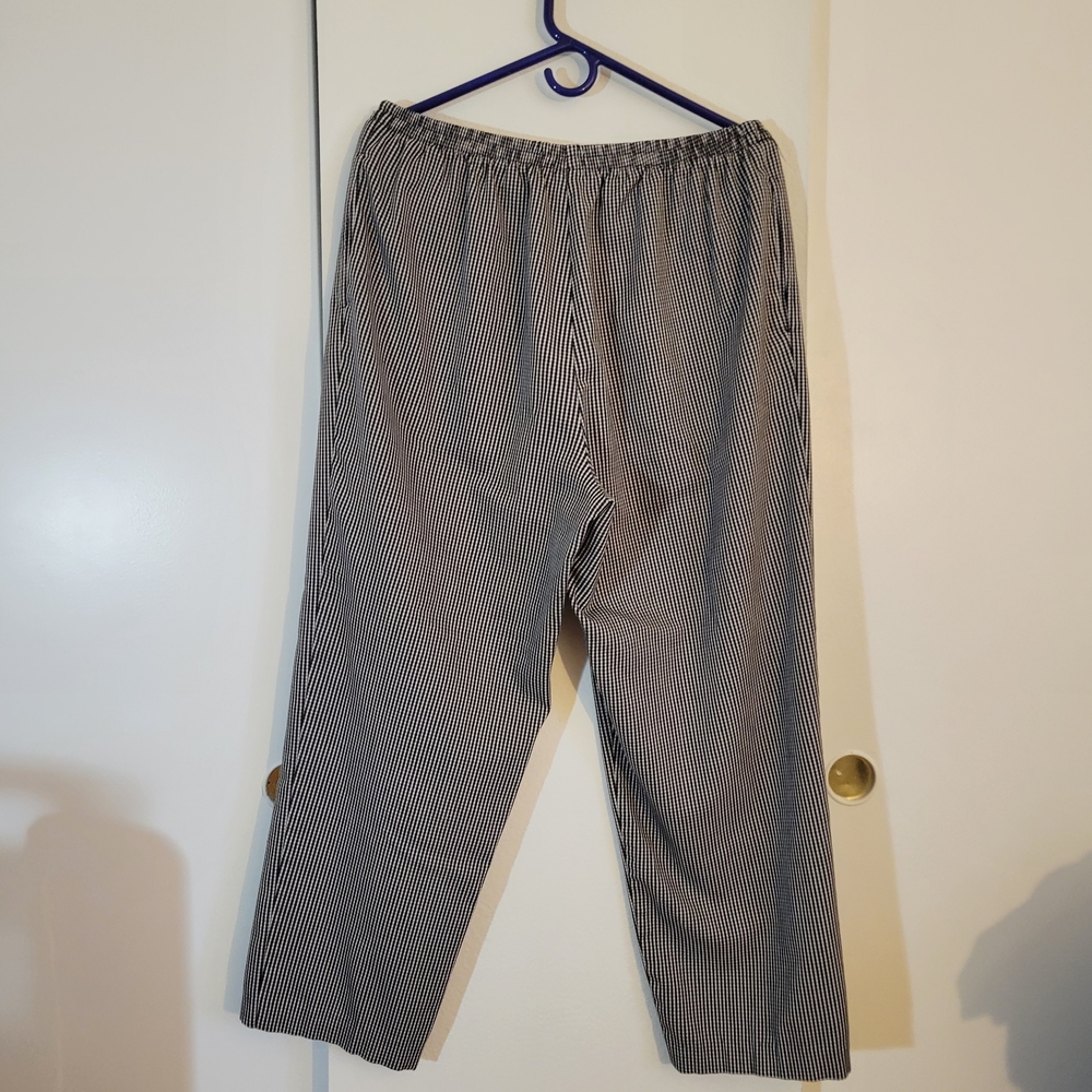 Koret Women Striped Dress Pants in Black and White